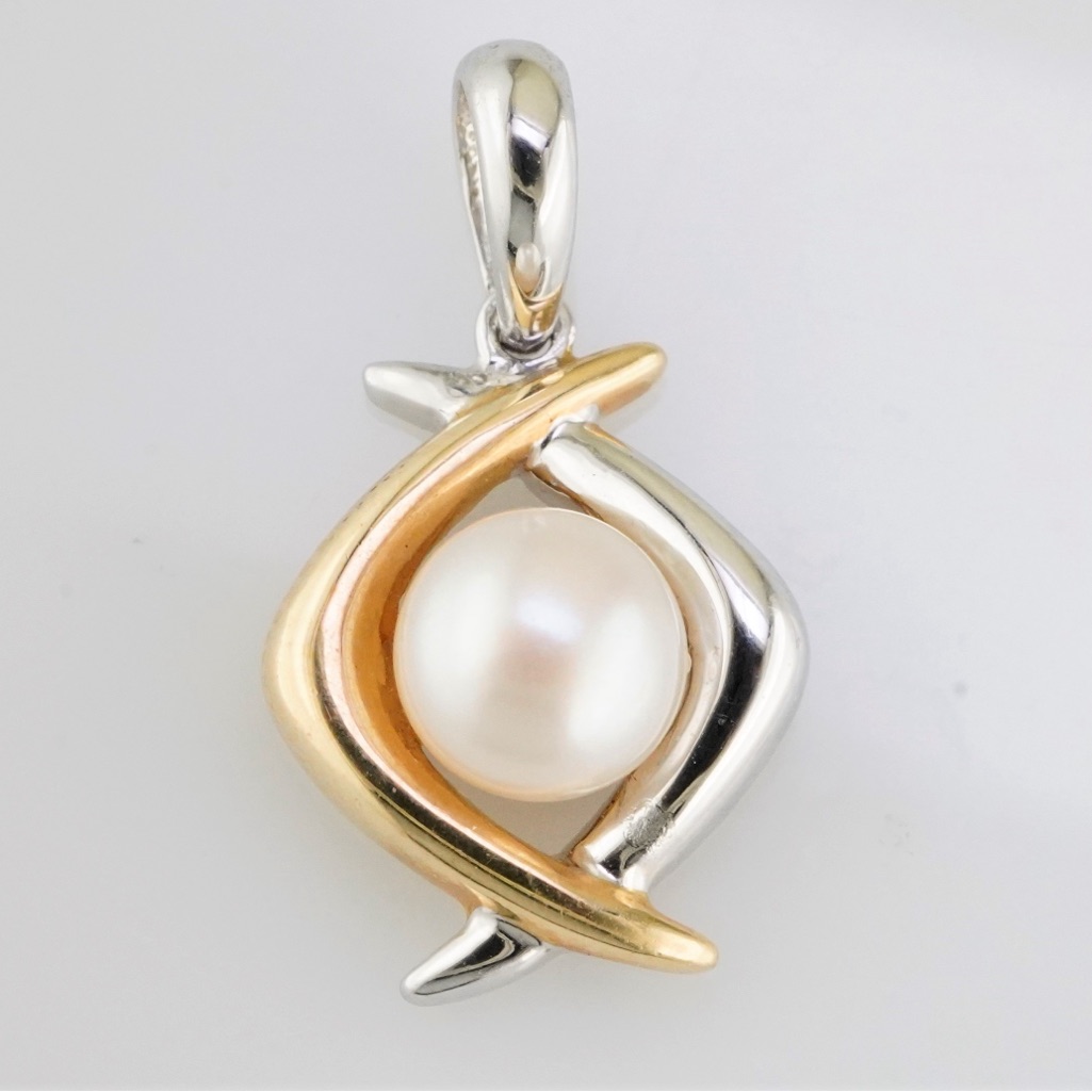 Solid 14k Yellow And White Gold TwoTone Pearl Pendant
